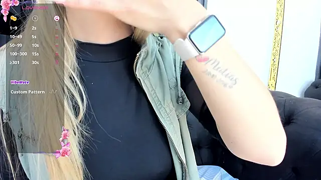 EvaaLovia1 online show from 4, 10, 2025