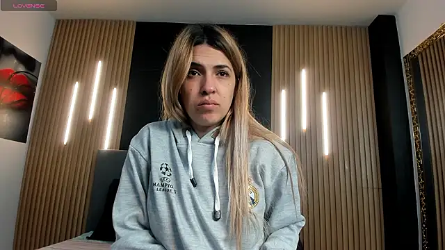 EvaaLovia1 online show from 12, 3, 2026