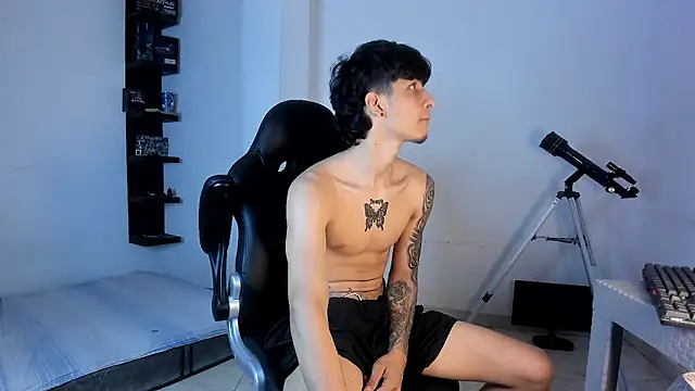 Snakebutterfly online show from 17, 10, 2025