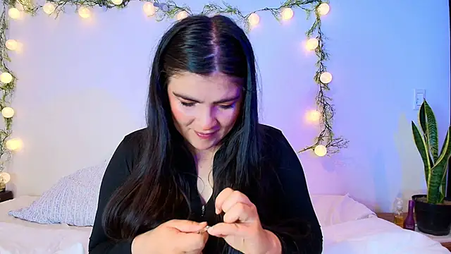 Amara vega online show from 9, 4, 2026