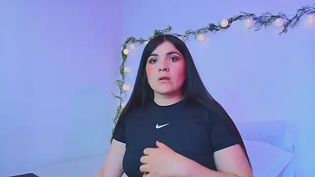 Amara vega online show from 17, 4, 2026