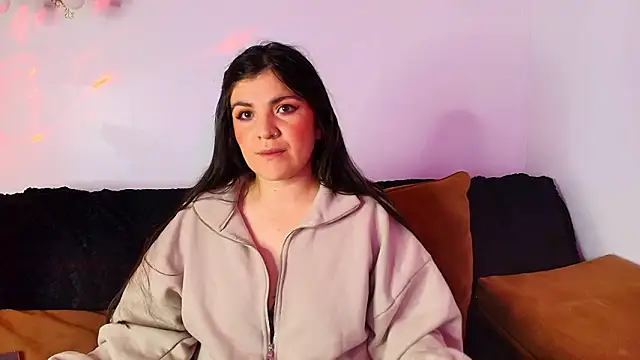 Amara vega online show from 17, 2, 2026