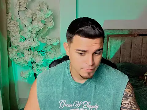 Axel Big cock online show from 4, 7, 2026