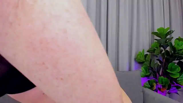 sexyangeloux online show from 2, 3, 2025