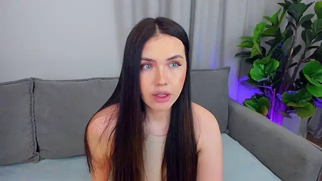 sexyangeloux online show from 18, 4, 2026