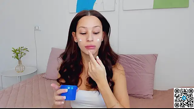 SelenaRousey online show from 30, 3, 2026