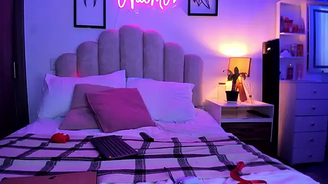 NaomiAsha online show from 21, 6, 2026
