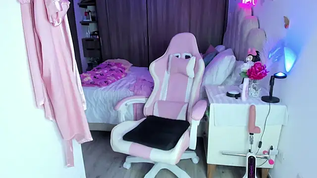 NaomiAsha online show from 9, 1, 2026