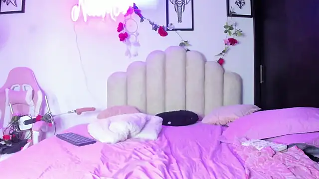 NaomiAsha online show from 18, 3, 2025