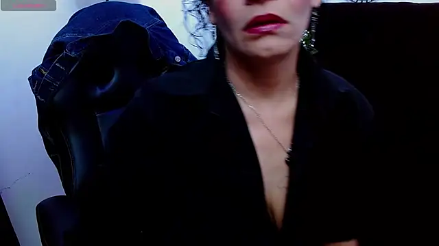 AlexandraJones  online show from 2, 11, 2025