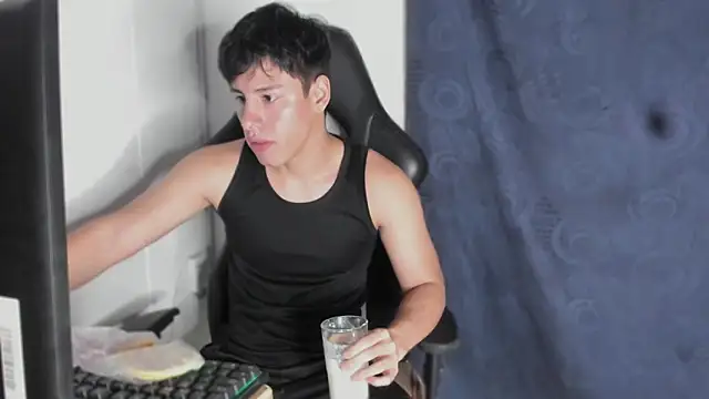 Snapshot of krizia7 chatting on 20, 3, 2025 krizia7 online show from 20, 3, 2025