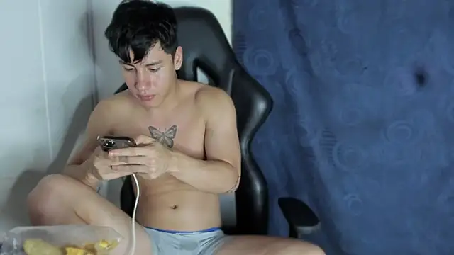 Snapshot of krizia7 chatting on 22, 3, 2025 krizia7 online show from 22, 3, 2025