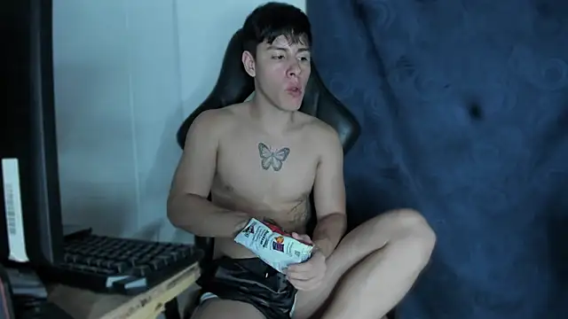 Snapshot of krizia7 chatting on 15, 3, 2025 krizia7 online show from 15, 3, 2025