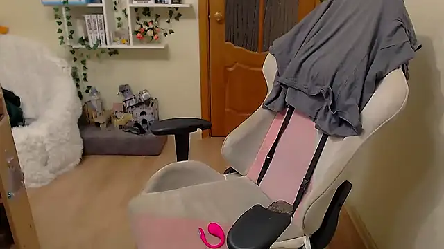 HaleyRoute online show from 12, 11, 2025