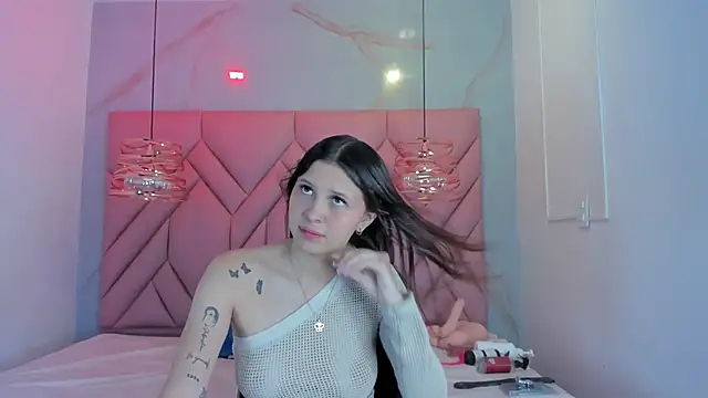 Snapshot of AngelaaCute_ chatting on 6, 5, 2026 AngelaaCute online show from 6, 5, 2026