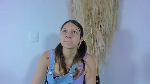 AngelaaCute  online show from 5, 3, 2025