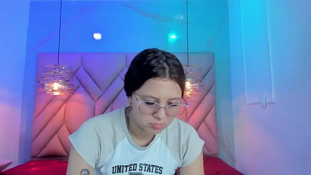 AngelaaCute  online show from 8, 7, 2026