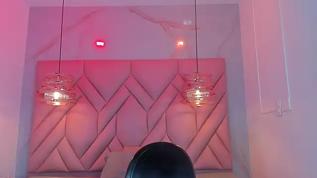 Snapshot of AngelaaCute_ chatting on 3, 6, 2026 AngelaaCute online show from 3, 6, 2026