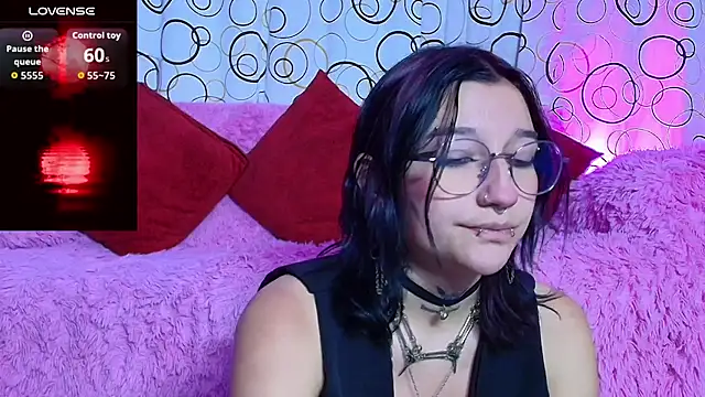 SukiFuyu  online show from 14, 12, 2025