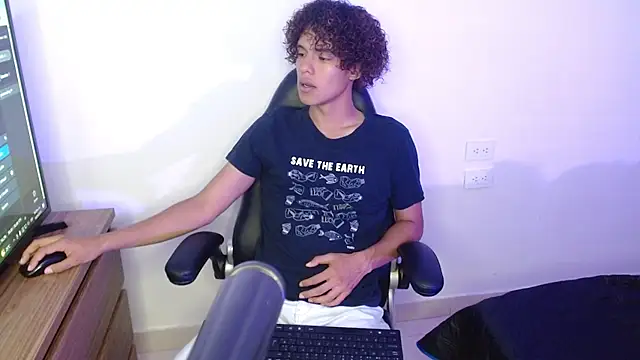 nickolas moon online show from 10, 9, 2025