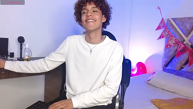 nickolas moon online show from 17, 2, 2025