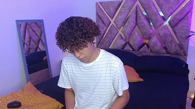 nickolas moon online show from 2, 2, 2025