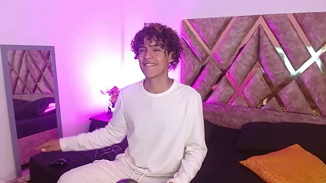 nickolas moon online show from 19, 3, 2025