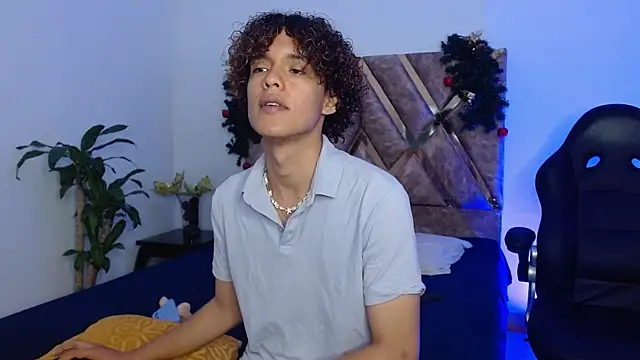 nickolas moon online show from 30, 12, 2024