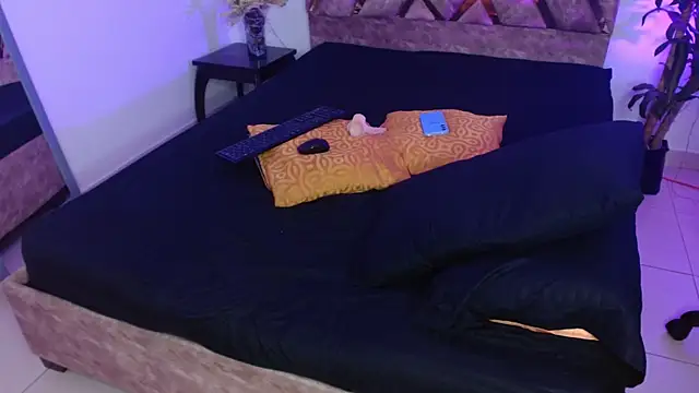 nickolas moon online show from 1, 2, 2025