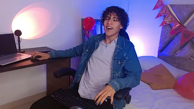 nickolas moon online show from 16, 2, 2025