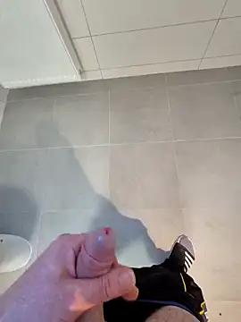 kisbiro77777 online show from 28, 2, 2026