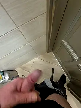 kisbiro77777 online show from 10, 4, 2026