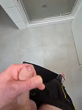 kisbiro77777 online show from 13, 4, 2026