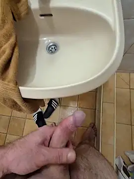 kisbiro77777 online show from 5, 11, 2025