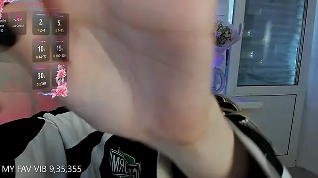 shy melony online show from 15, 4, 2026