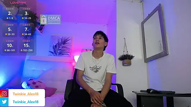Twinkie-Alex18 online show from 2, 12, 2024