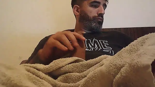 ozzypsico13 online show from 24, 4, 2026