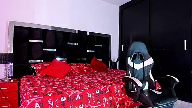 Tasha Sant online show from 18, 10, 2025