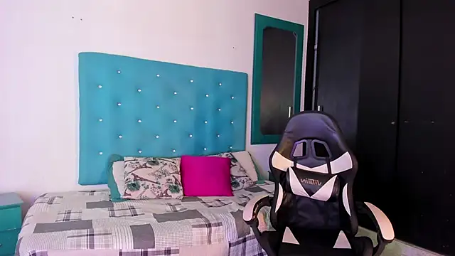 Tasha Sant online show from 15, 9, 2025