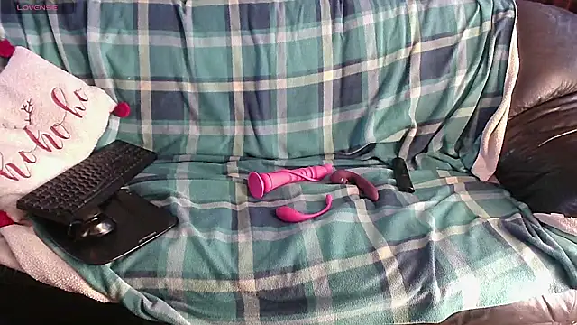 LauraMonolo online show from 4, 3, 2026