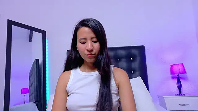 Skinny hottie18 online show from 4, 12, 2025