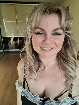 candy queeen online show from 5, 3, 2026