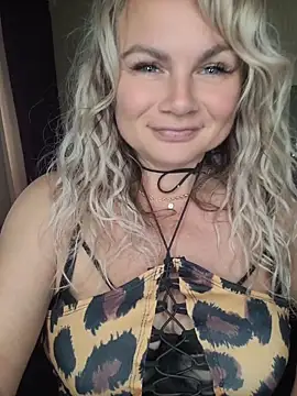 candy queeen online show from 3, 6, 2026