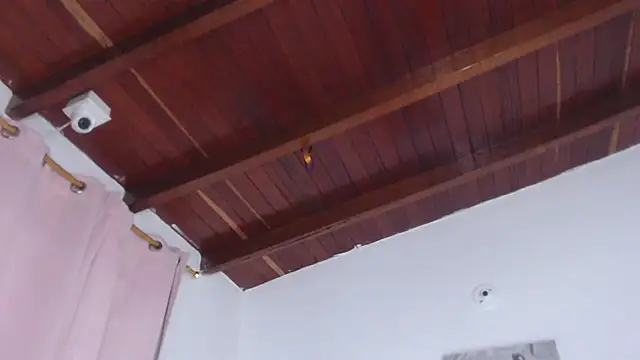 Amara Red online show from 18, 10, 2025