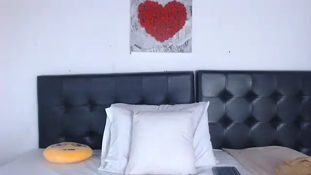 Amara Red online show from 12, 11, 2025