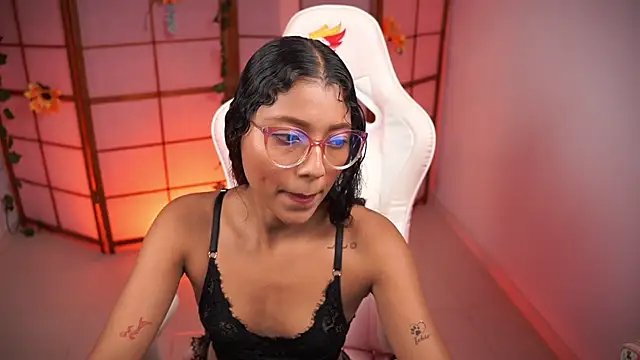 small emilie online show from 28, 9, 2025