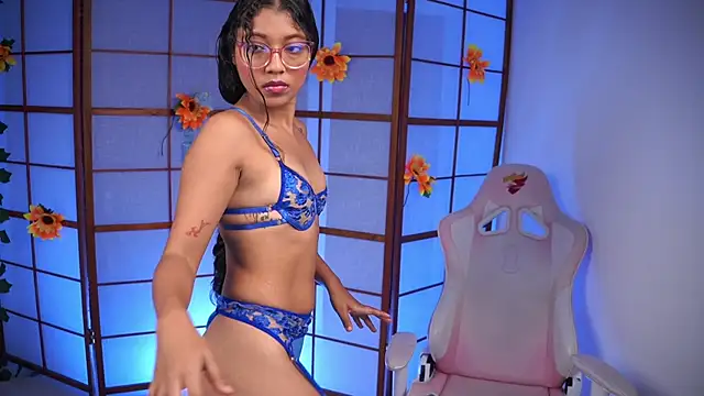 small emilie online show from 29, 9, 2025