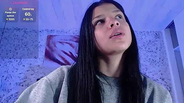 Snapshot of Zoee_babygirl chatting on 5, 1, 2025 Zoee babygirl online show from 5, 1, 2025