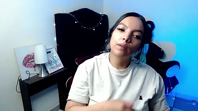 Snapshot of loren_tits24 chatting on 4, 7, 2026 loren tits24 online show from 4, 7, 2026