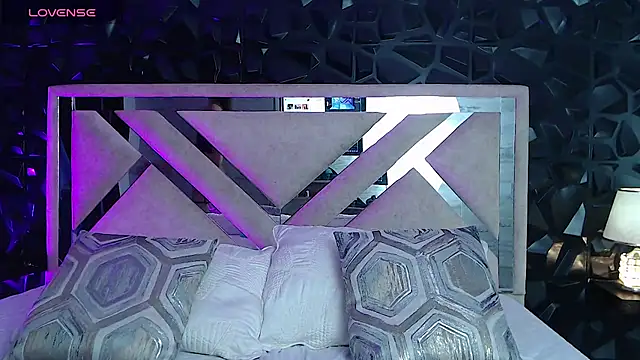 Ari sunshine  online show from 5, 3, 2025